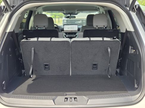 New 2026 Ford Explorer Active RWD image 11