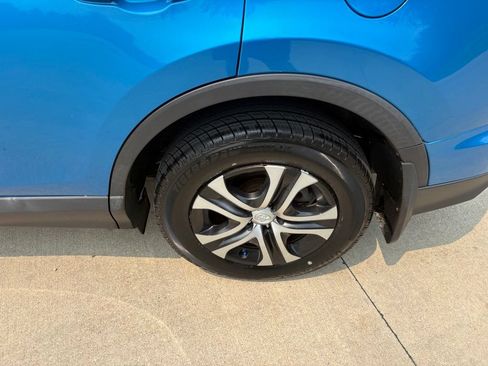 Used 2018 Toyota RAV4 LE w/ All Weather Liner Package FWD image 47