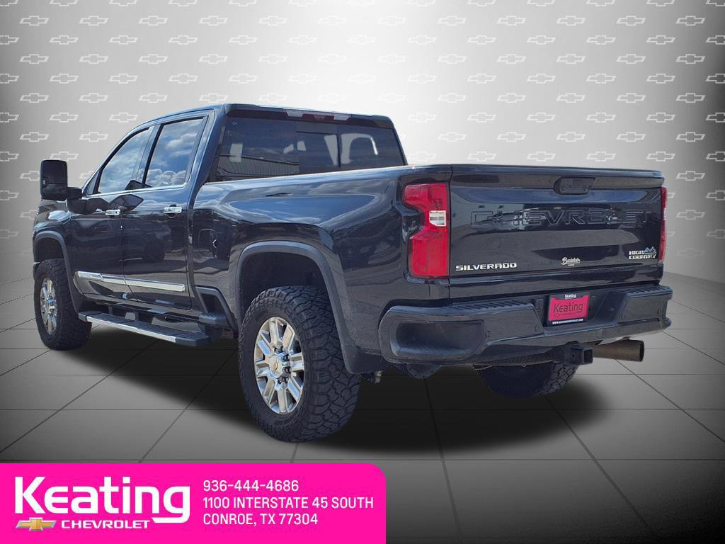 Used 2024 Chevrolet Silverado 2500 High Country w/ High Country Premium Package AWD/4WD image 2
