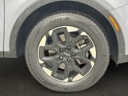 Used 2024 Kia Sorento S AWD/4WD image 10