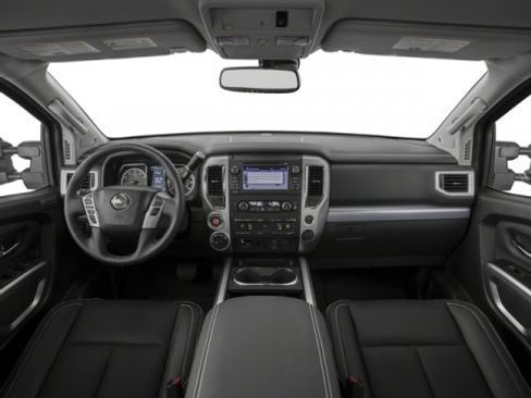 Used 2017 Nissan Titan PRO-4X w/ Pro-4x Convenience Package image 11