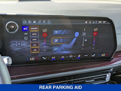 New 2026 Chevrolet Traverse Z71 w/ LPO, Floor Liner Package image 23