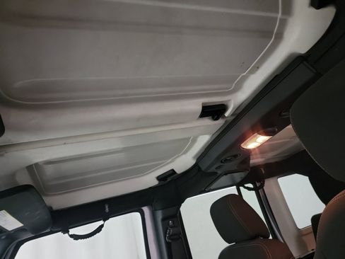 Used 2018 Jeep Wrangler Unlimited Sport image 23