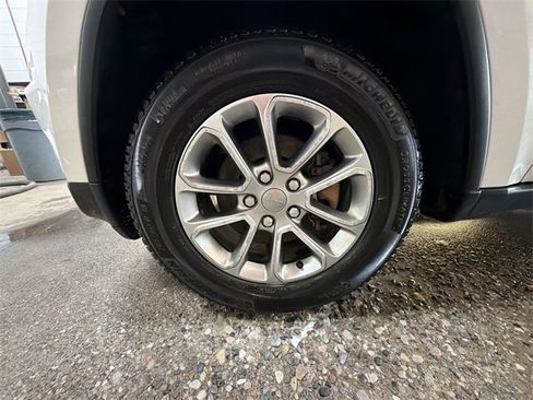 Used 2015 Jeep Grand Cherokee Limited image 10