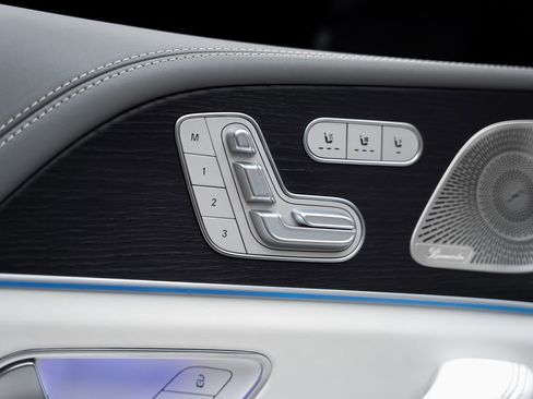 Used 2024 Mercedes-Benz Maybach GLS 600 4MATIC image 58