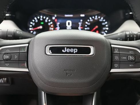 Used 2025 Jeep Compass Limited AWD/4WD image 27