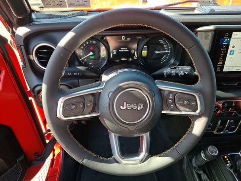 Used 2024 Jeep Wrangler Unlimited Sahara w/ Dual Top Group AWD/4WD image 20