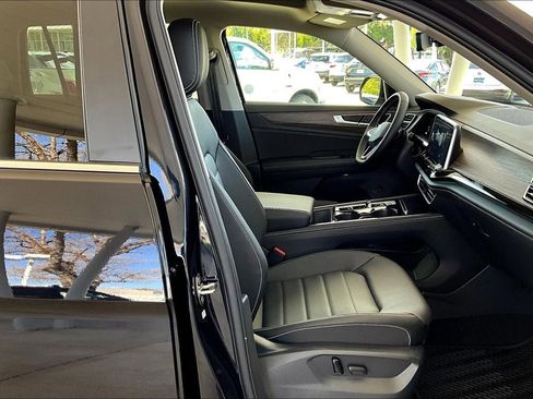 New 2025 Volkswagen Atlas SEL image 6