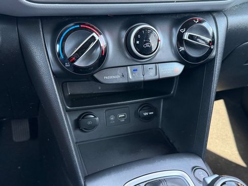 Used 2021 Hyundai Kona SEL AWD/4WD image 25
