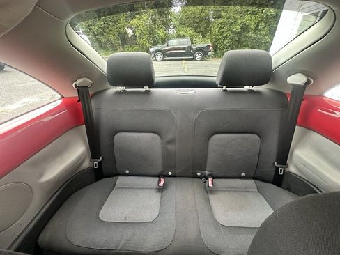 Used 2004 Volkswagen Beetle GLS FWD image 14