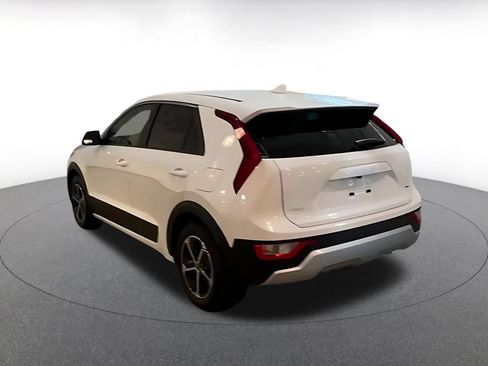 Used 2026 Kia Niro LX FWD image 10