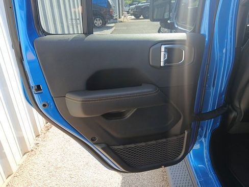 New 2025 Jeep Gladiator Sport S image 19