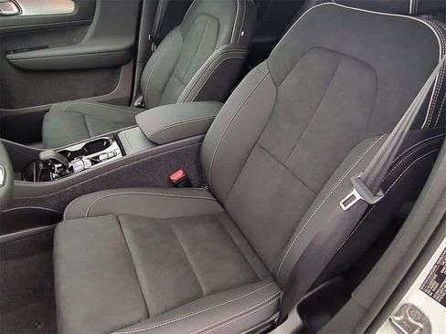 New 2026 Volvo XC40 B5 Ultra w/ Protection Package Premier image 15