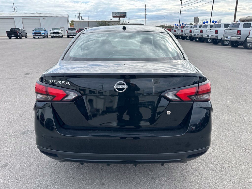 Used 2025 Nissan Versa S FWD image 6