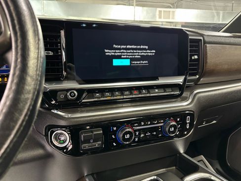 Used 2024 Chevrolet Silverado 1500 High Country w/ Technology Package AWD/4WD image 31
