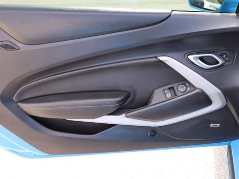 Used 2022 Chevrolet Camaro LT w/ Technology Package image 12