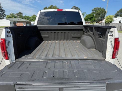 Used 2016 Ford F150 Lariat w/ Equipment Group 502A Luxury AWD/4WD image 16