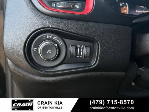 Used 2022 Jeep Renegade Trailhawk w/ Sun/Sound Group AWD/4WD image 12