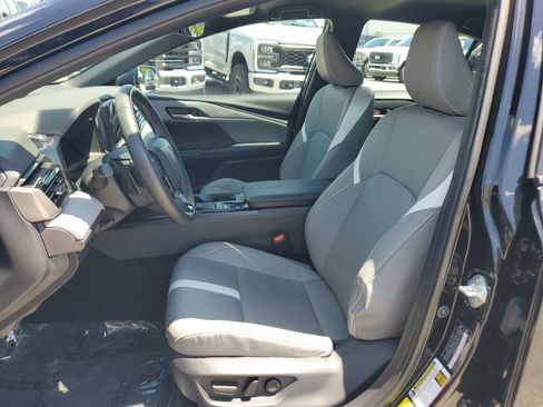 Used 2025 Toyota Camry SE FWD image 10