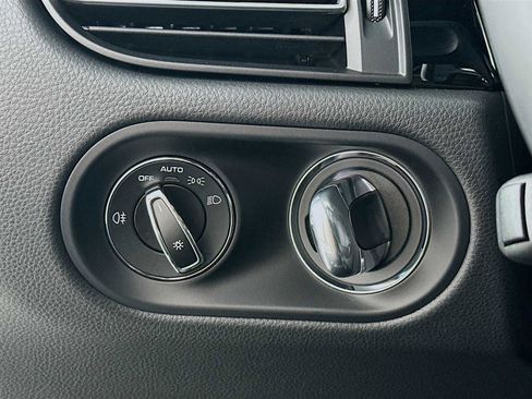 New 2026 Porsche Macan image 14