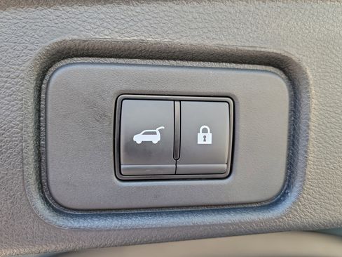 Certified 2025 Nissan Pathfinder SL w/ Cargo Package FWD image 11