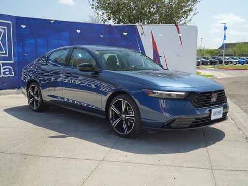 Used 2026 Honda Accord SE image 3