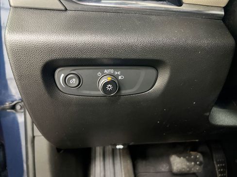 Used 2022 Chevrolet Traverse LS AWD/4WD image 18