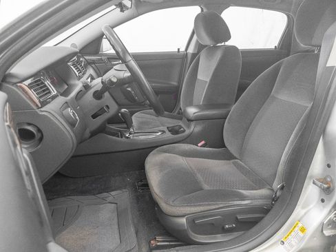 Used 2013 Chevrolet Impala LT w/ LT Sunroof Package image 10