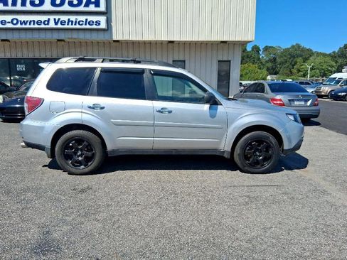 Used 2010 Subaru Forester 2.5XT Limited image 12