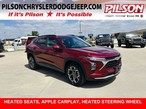 Used 2025 Chevrolet Trax LT w/ LT Convenience Package FWD image 1