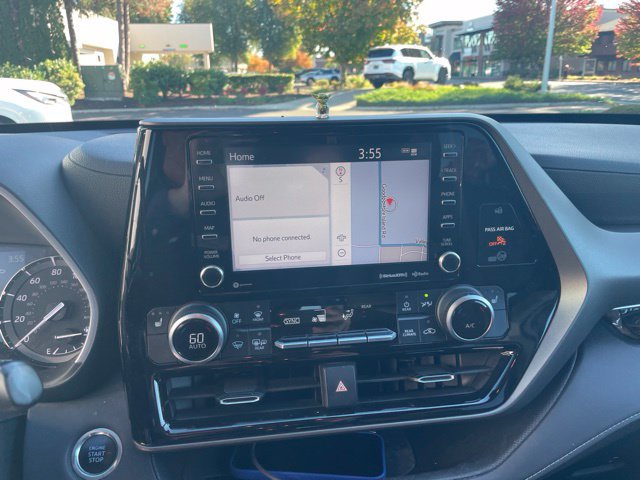 Used 2020 Toyota Highlander XLE AWD/4WD image 10
