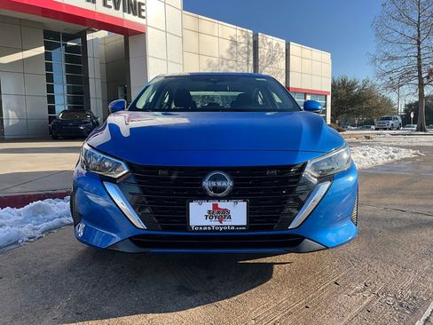 Used 2025 Nissan Sentra SV image 4