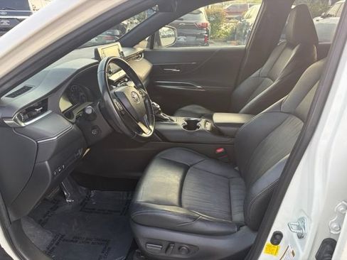Used 2021 Toyota Venza XLE w/ Carpet Mat Package (TMS) AWD/4WD image 11