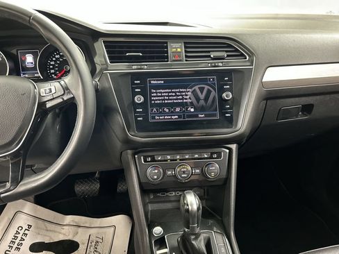 Used 2019 Volkswagen Tiguan SE w/ Panoramic Sunroof Package AWD/4WD image 18