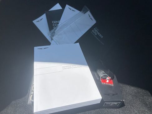 Used 2025 Genesis G70 2.5T AWD/4WD image 20