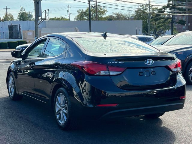 Used 2014 Hyundai Elantra SE w/ Option Group 02 FWD image 8