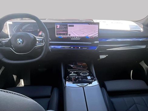 Used 2026 BMW 540i xDrive w/ Premium Package AWD/4WD image 15