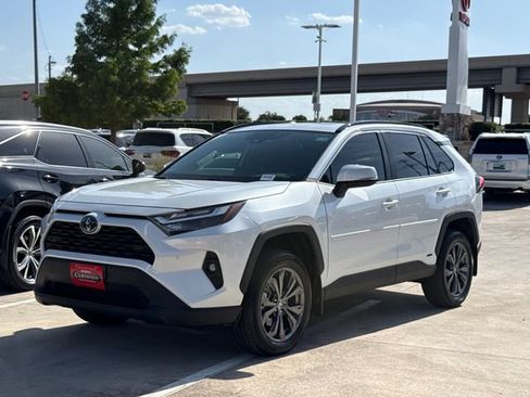 Used 2024 Toyota RAV4 XLE Premium w/ Weather Package AWD/4WD image 31