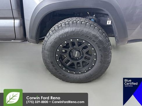 Used 2022 Toyota Tacoma TRD Off-Road w/ TRD Premium Off Road Package AWD/4WD image 36