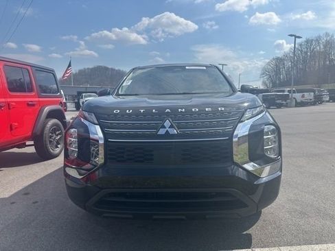 Used 2024 Mitsubishi Outlander ES image 7