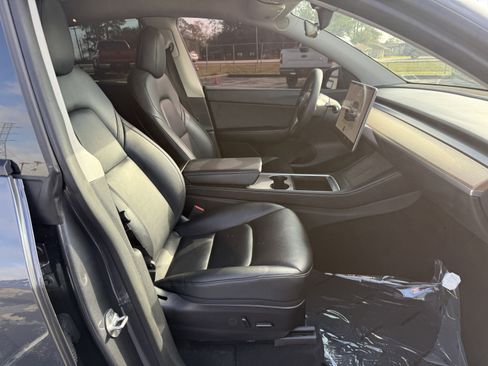 Used 2022 Tesla Model Y Performance image 50
