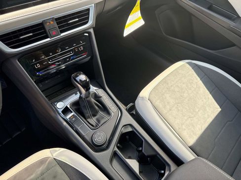 New 2025 Volkswagen Taos SE image 26