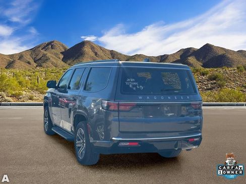Used 2024 Jeep Wagoneer Series II w/ Flexible Seating Group RWD image 3