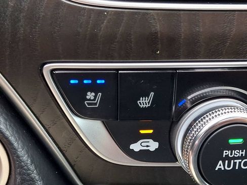 Used 2020 Honda Accord Touring image 25