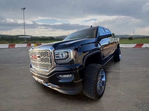 Used 2018 GMC Sierra 1500 Denali w/ Denali Ultimate Package AWD/4WD image 5
