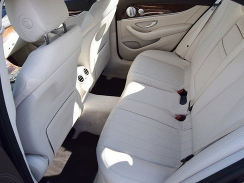 Used 2020 Mercedes-Benz E 450 4MATIC Sedan w/ Driver Assistance Package image 36
