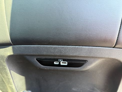 Used 2023 Chrysler Pacifica Limited FWD image 20