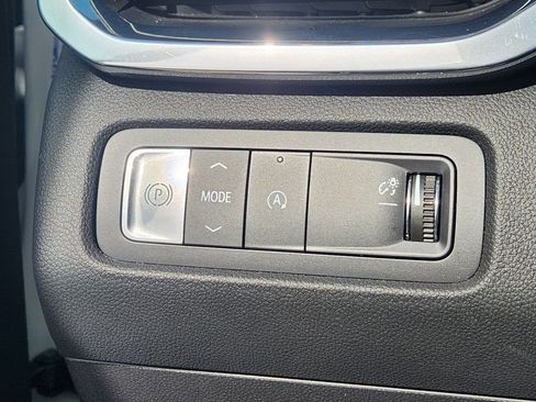 Used 2025 GMC Acadia Elevation FWD image 21