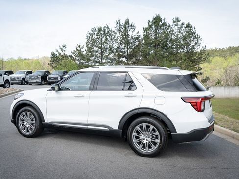 New 2026 Ford Explorer Platinum image 15