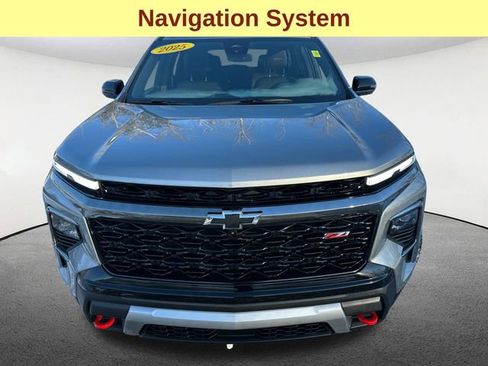 Used 2025 Chevrolet Traverse Z71 AWD/4WD image 4